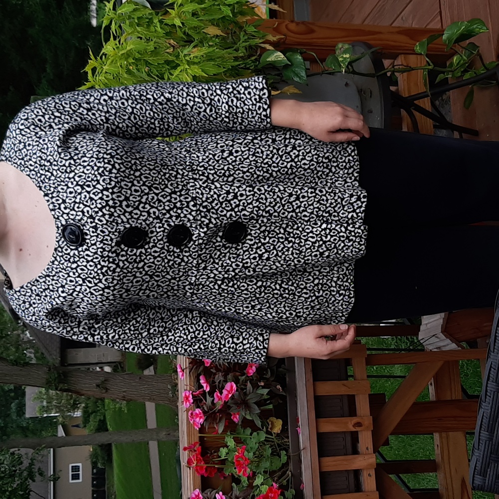 Willow Black/White Animal Print Knit Jacket Sz L
